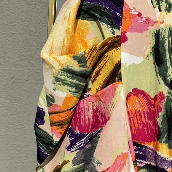 NWT Floral top - Picture 3 of 3